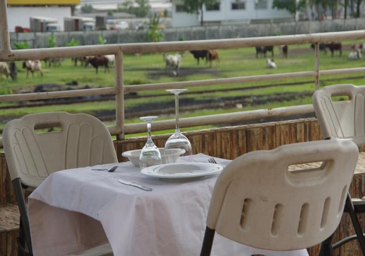 Hôtel Black Legend Douala Extérieur photo